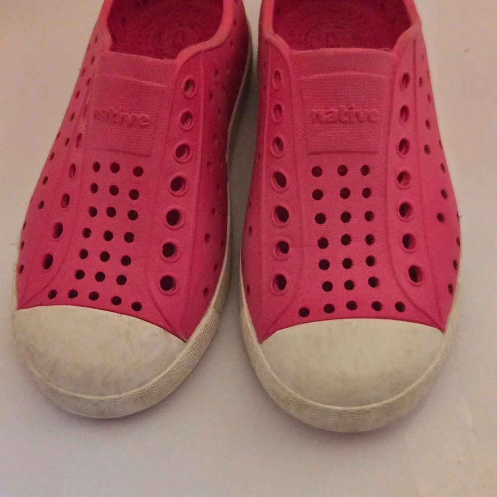 Native Jefferson Kids Pink Perforated Slip On Sneakers Shoes Size C10